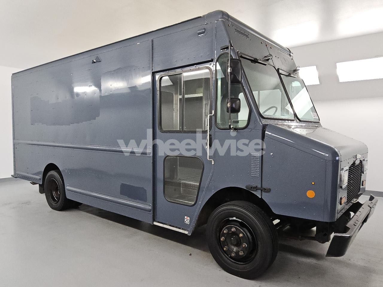Photo 4 of 2020 FREIGHTLINER CHASSIS M LINE WALK-IN VAN (VIN 4UZAC2EA9LCLZ7229)