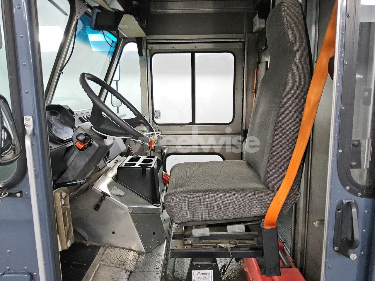 Photo 7 of 2020 FREIGHTLINER CHASSIS M LINE WALK-IN VAN (VIN 4UZAC2EA9LCLZ7229)