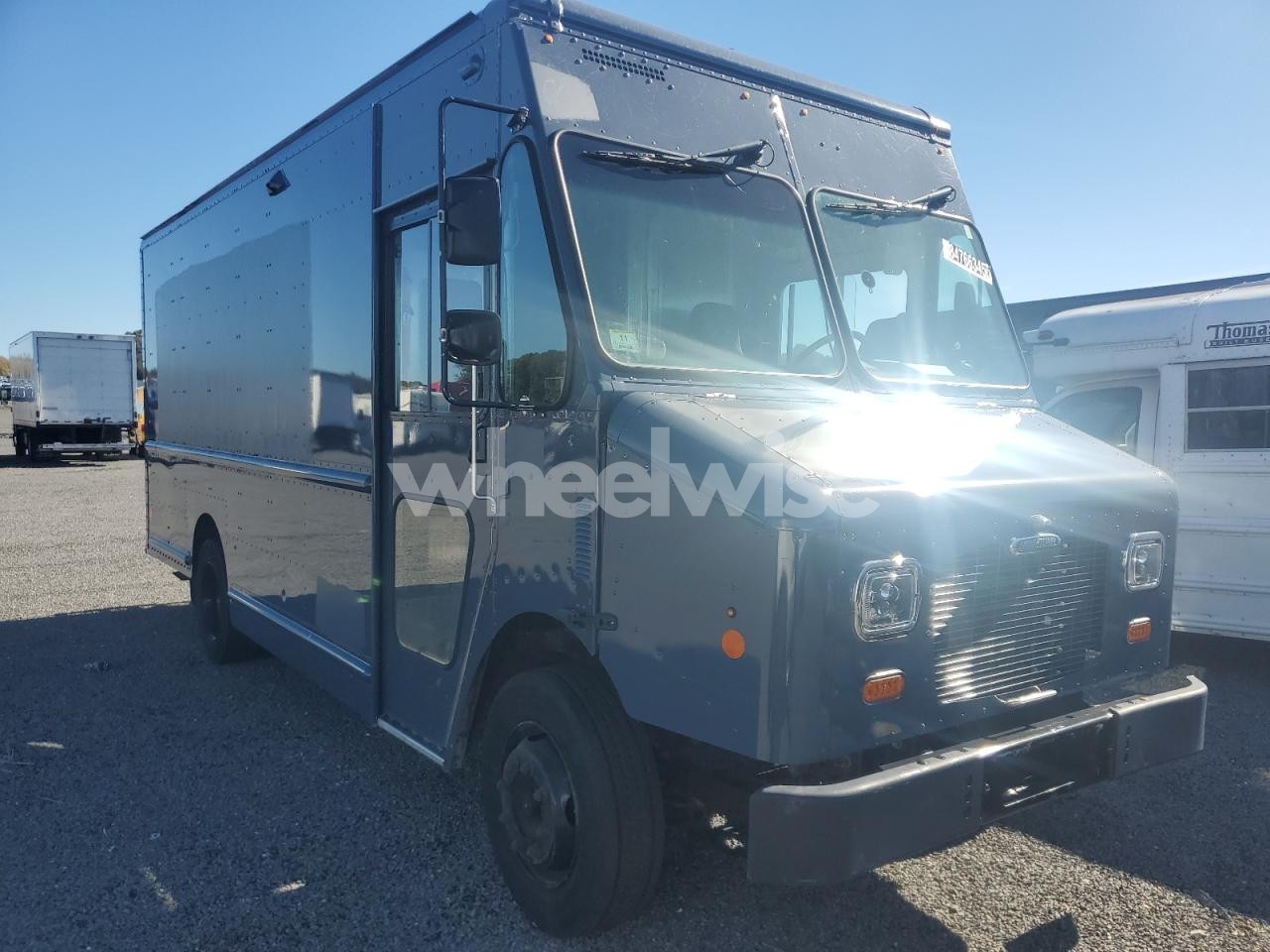 Photo 4 of 2021 FREIGHTLINER CHASSIS M LINE WALK-IN VAN (VIN 4UZAC2EA9MCML0862)