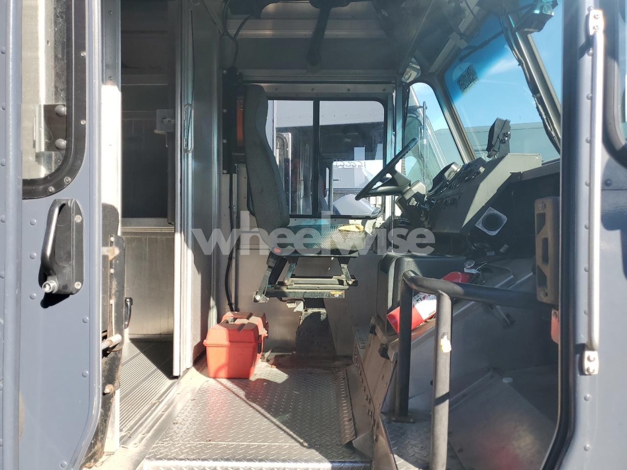 Photo 10 of 2021 FREIGHTLINER CHASSIS M LINE WALK-IN VAN (VIN 4UZAC2EA9MCMM9086)