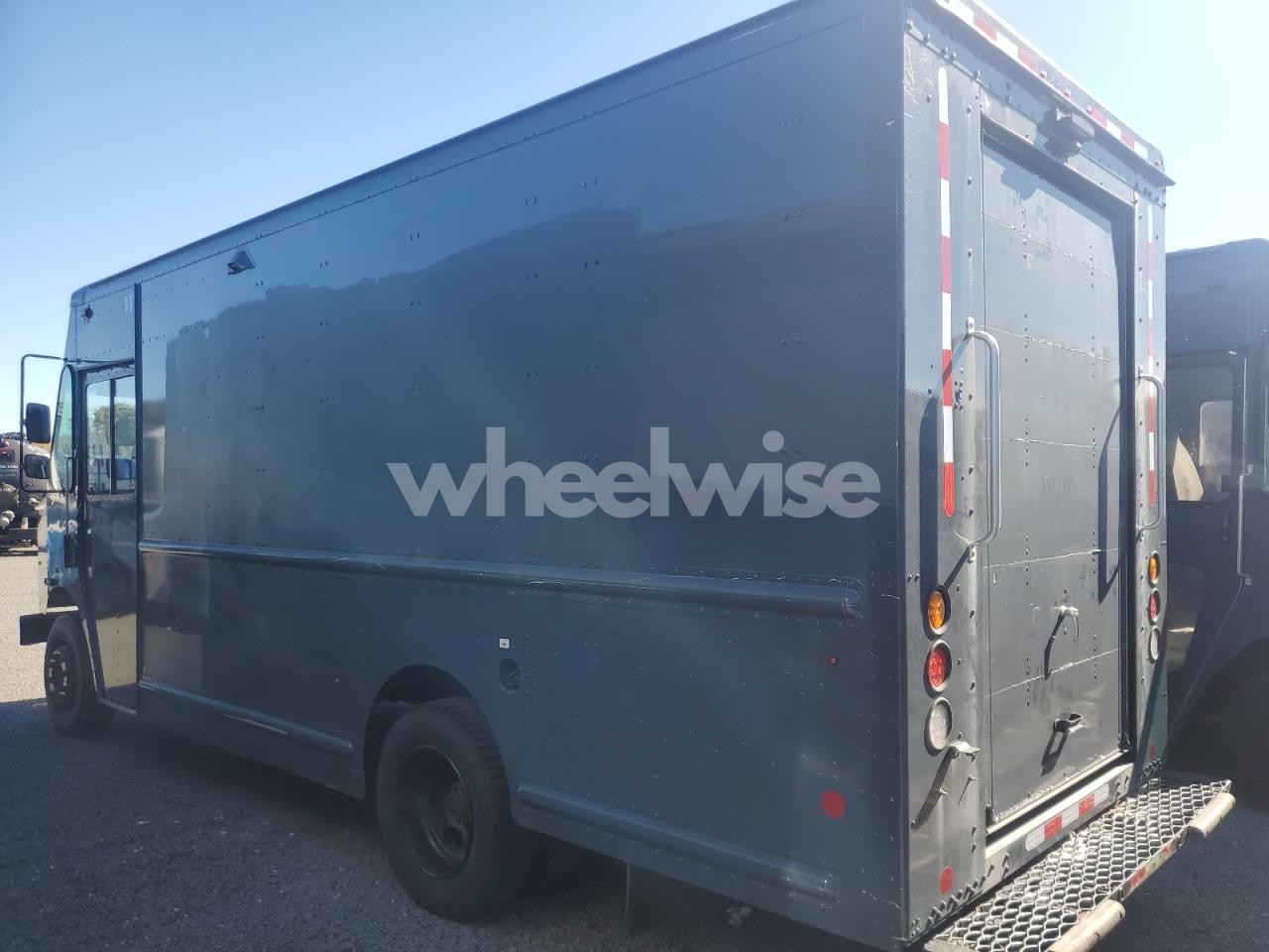 Photo 2 of 2021 FREIGHTLINER CHASSIS M LINE WALK-IN VAN (VIN 4UZAC2EA9MCMM9086)