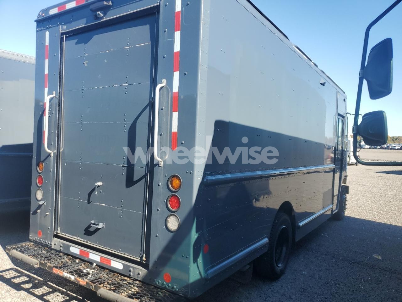 Photo 3 of 2021 FREIGHTLINER CHASSIS M LINE WALK-IN VAN (VIN 4UZAC2EA9MCMM9086)