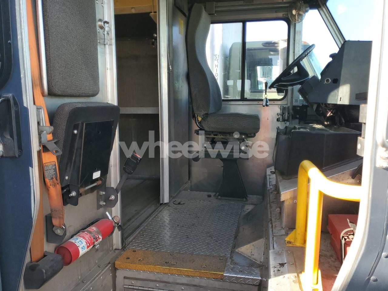 Photo 11 of 2021 FREIGHTLINER CHASSIS M LINE WALK-IN VAN (VIN 4UZAC2EA9MCMN0075)
