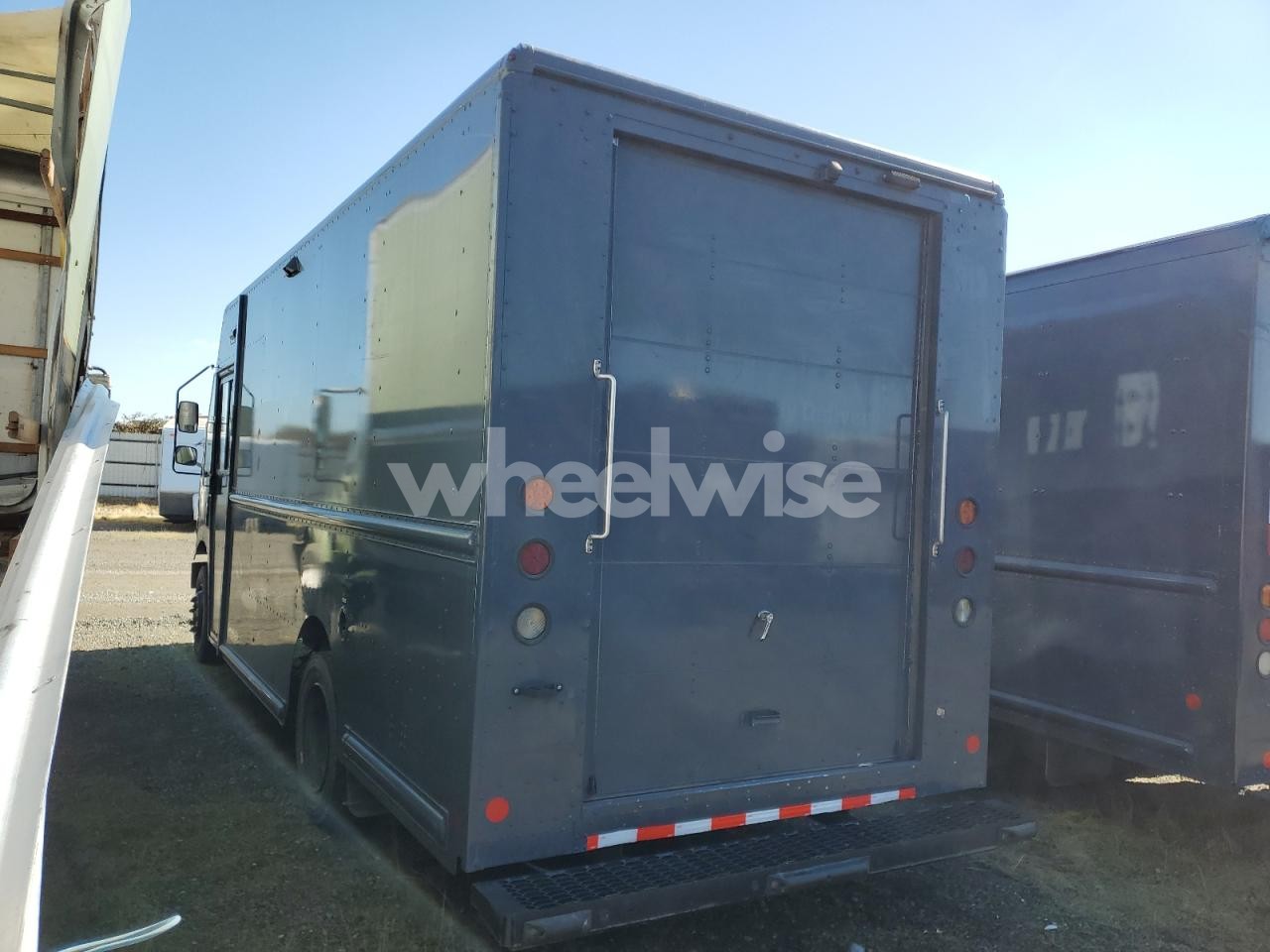 Photo 2 of 2021 FREIGHTLINER CHASSIS M LINE WALK-IN VAN (VIN 4UZAC2EA9MCMN0075)