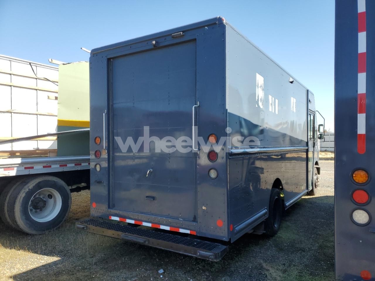 Photo 3 of 2021 FREIGHTLINER CHASSIS M LINE WALK-IN VAN (VIN 4UZAC2EA9MCMN0075)