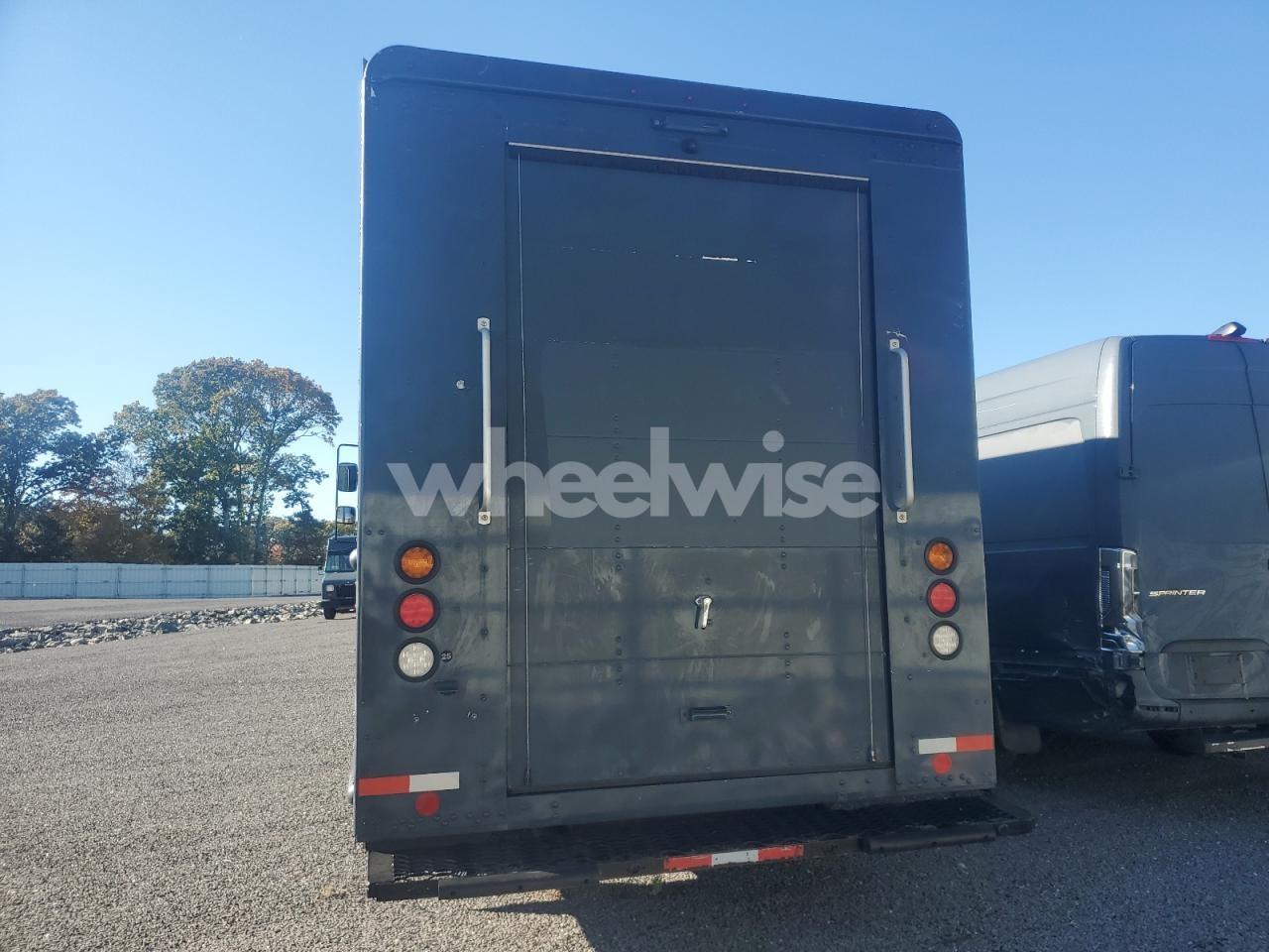 Photo 6 of 2020 FREIGHTLINER CHASSIS M LINE WALK-IN VAN (VIN 4UZAC2EAXLCLZ7207)