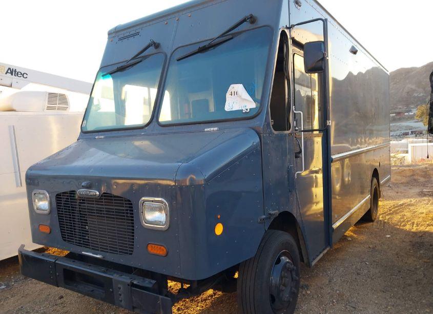 Photo 2 of 2020 Freightliner Mt45g N/A (VIN 4UZAC2EAXLCMH5917)