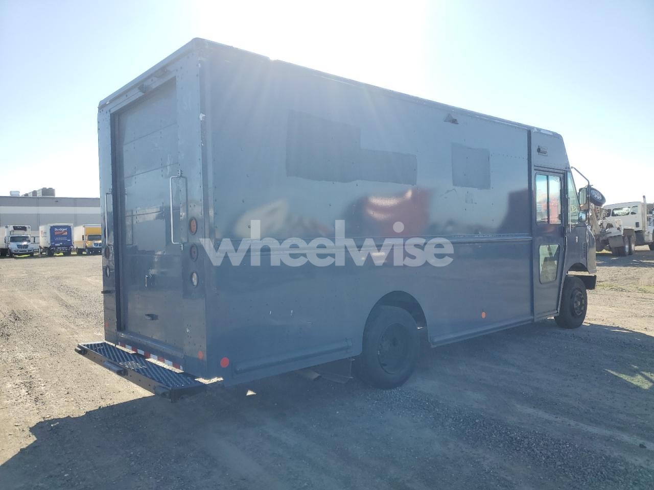 Photo 3 of 2021 FREIGHTLINER CHASSIS M LINE WALK-IN VAN (VIN 4UZAC2EAXMCMN0098)