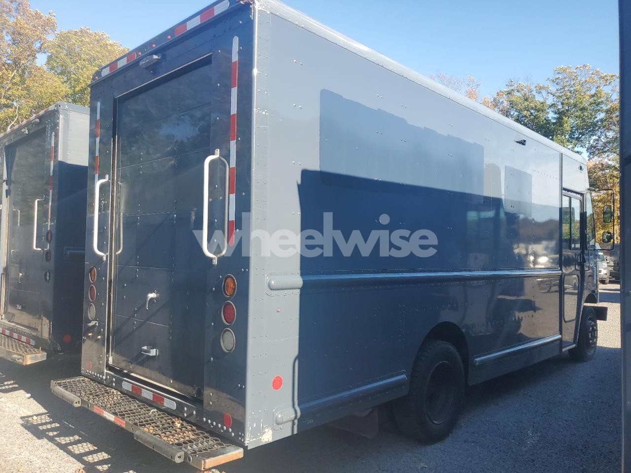 Photo 3 of 2021 FREIGHTLINER CHASSIS M LINE WALK-IN VAN (VIN 4UZAC2GA0MCMM9524)