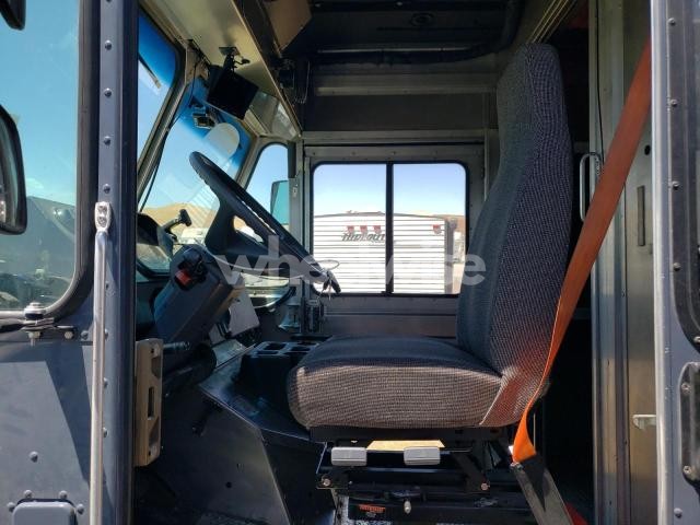 2021 FREIGHTLINER CHASSIS M LINE WALK-IN VAN (VIN 4UZAC2GA1MCMM9757) main photo