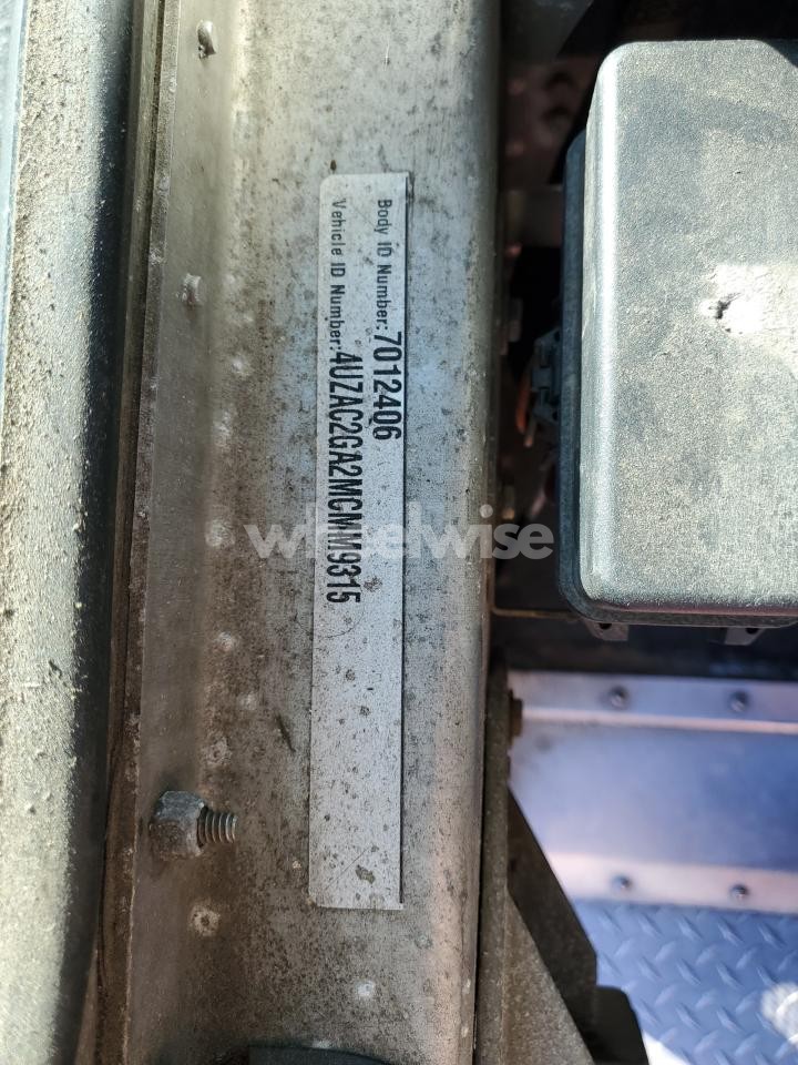 Photo 13 of 2021 FREIGHTLINER CHASSIS M LINE WALK-IN VAN (VIN 4UZAC2GA2MCMM9315)
