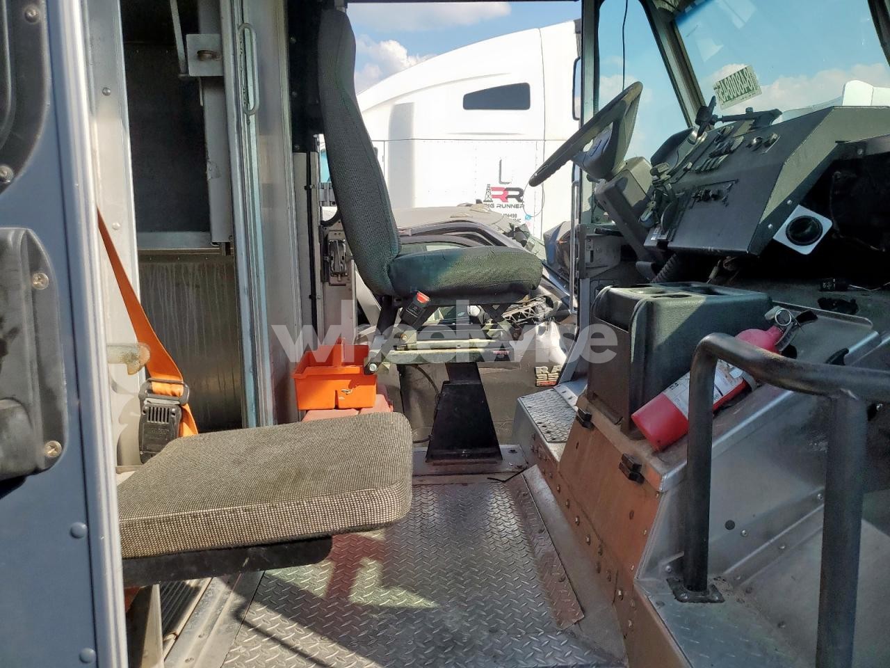 Photo 11 of 2021 FREIGHTLINER CHASSIS M LINE WALK-IN VAN (VIN 4UZAC2GA5MCMM9437)