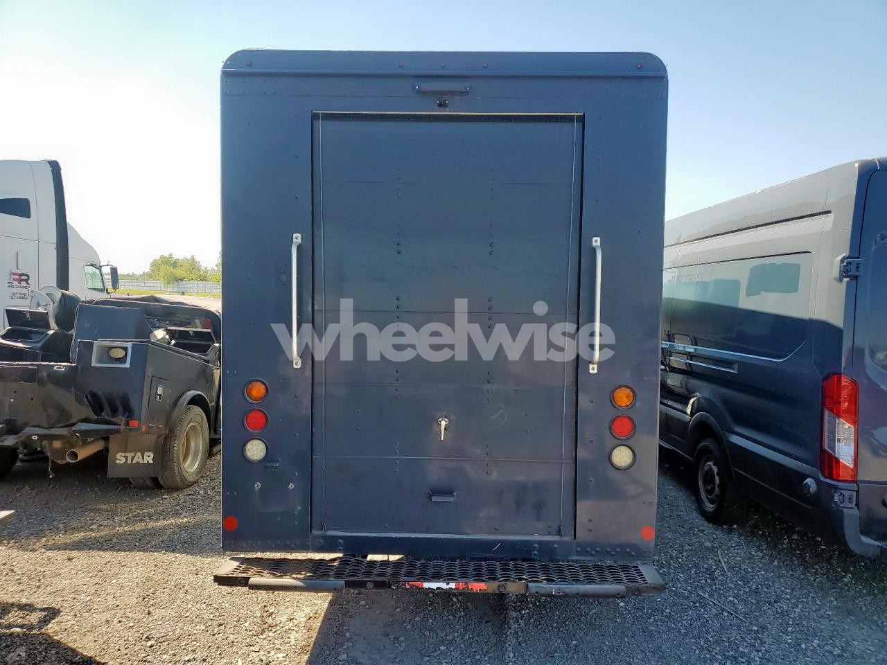 Photo 6 of 2021 FREIGHTLINER CHASSIS M LINE WALK-IN VAN (VIN 4UZAC2GA5MCMM9437)