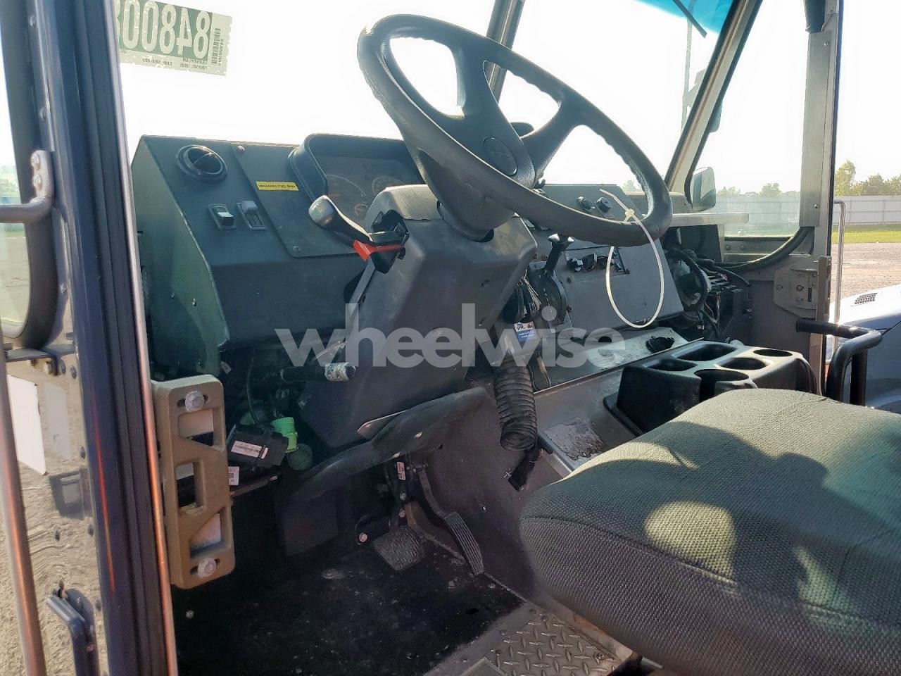 Photo 8 of 2021 FREIGHTLINER CHASSIS M LINE WALK-IN VAN (VIN 4UZAC2GA5MCMM9437)
