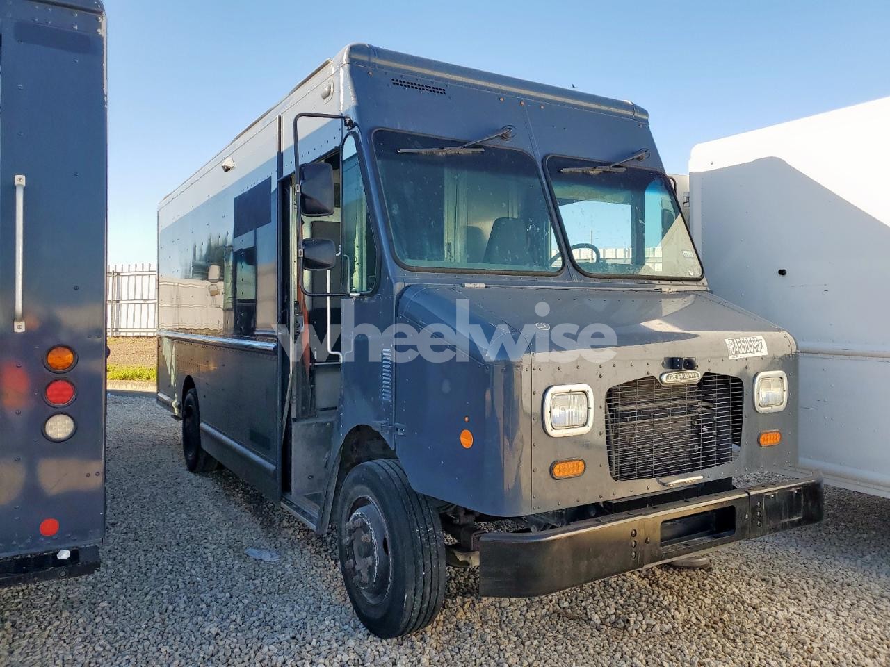 Photo 4 of 2021 FREIGHTLINER CHASSIS M LINE WALK-IN VAN (VIN 4UZAC2GA5MCMM9602)