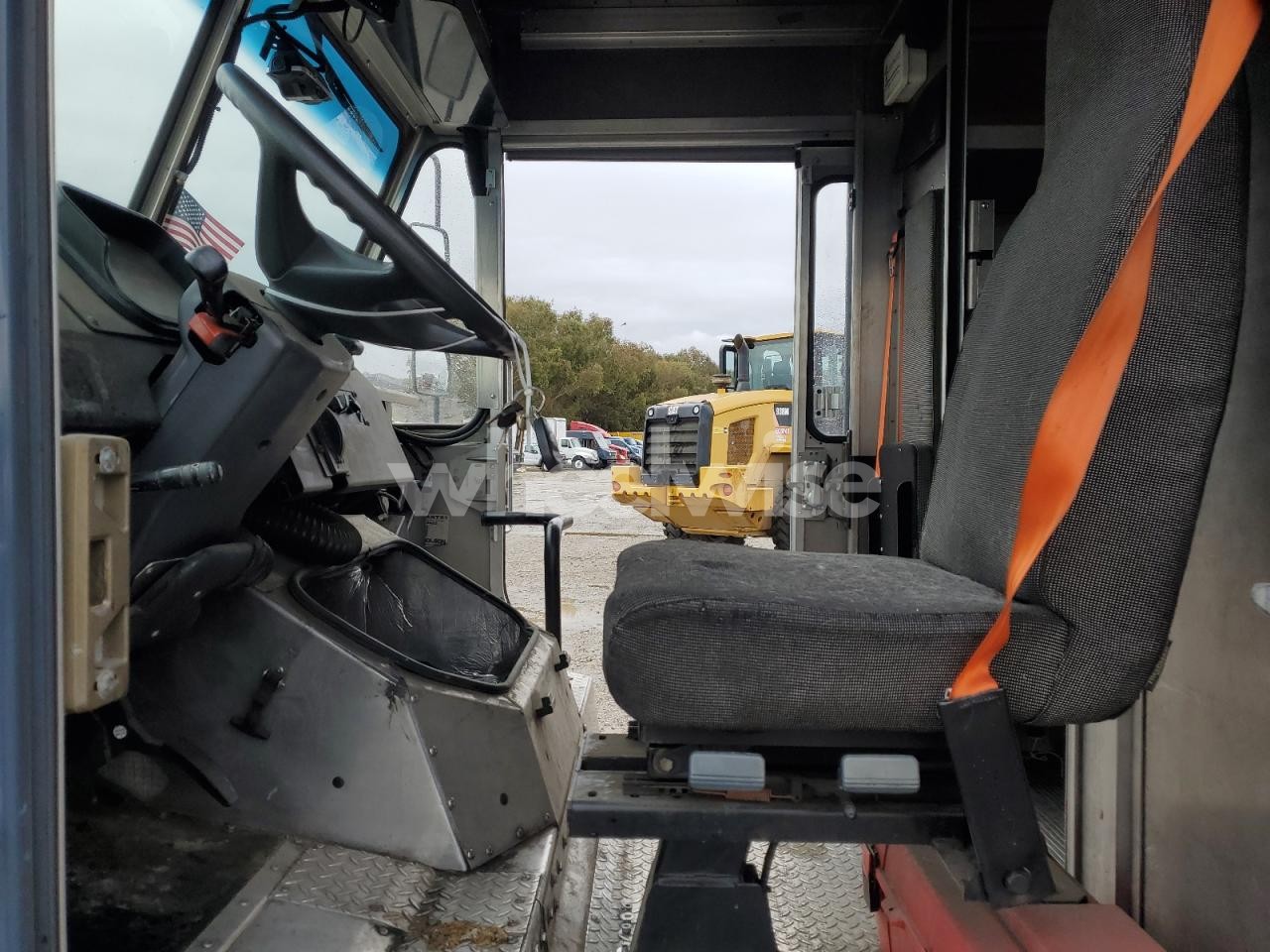 Photo 7 of 2021 FREIGHTLINER MT 45G DELIVERY TRUCK (VIN 4UZAC2GA9MCMM9473)