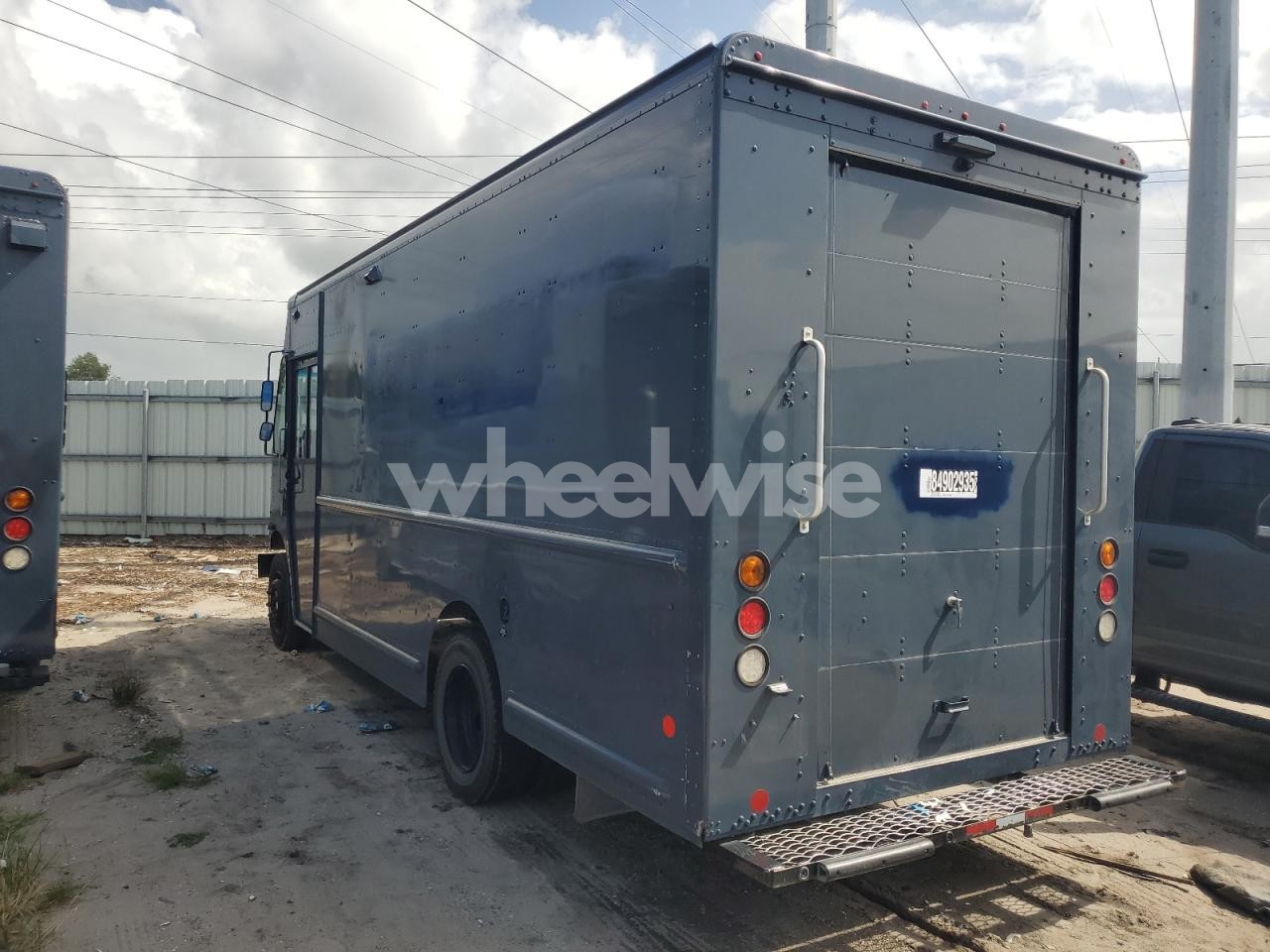 Photo 2 of 2021 FREIGHTLINER CHASSIS M LINE WALK-IN VAN (VIN 4UZAC2GAXMCMM9577)