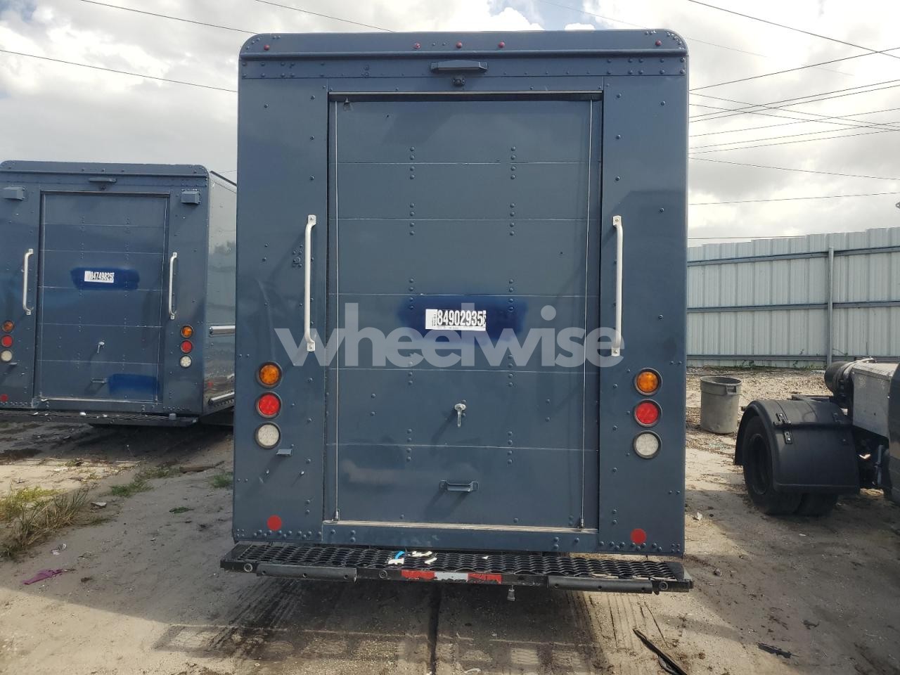 Photo 6 of 2021 FREIGHTLINER CHASSIS M LINE WALK-IN VAN (VIN 4UZAC2GAXMCMM9577)
