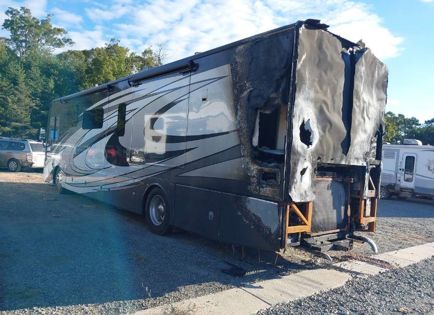 Photo 3 of 2021 Freightliner Chassis XC (VIN 4UZACGFC4MCMR2506)