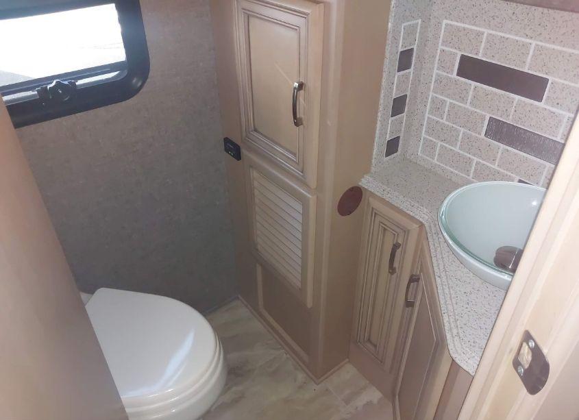 Photo 14 of 2019 Freightliner Chassis XC (VIN 4UZACHFC2KCKU9196)