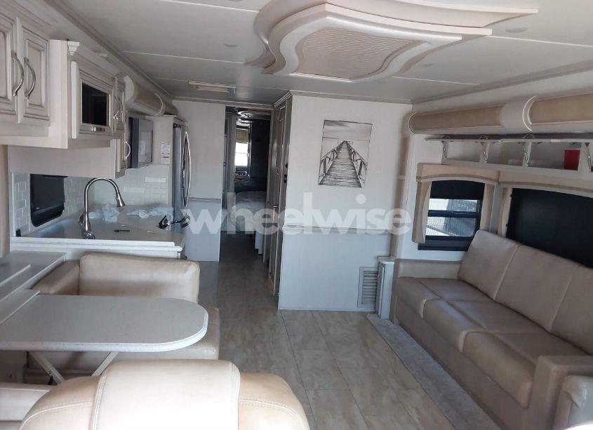 Photo 8 of 2021 Freightliner Chassis XC (VIN 4UZACHFC5MCMU1666)