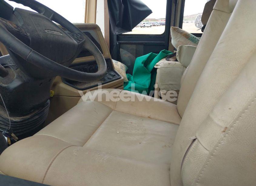 Photo 5 of 2023 Freightliner Chassis XC (VIN 4UZACHFCXPCUD9444)