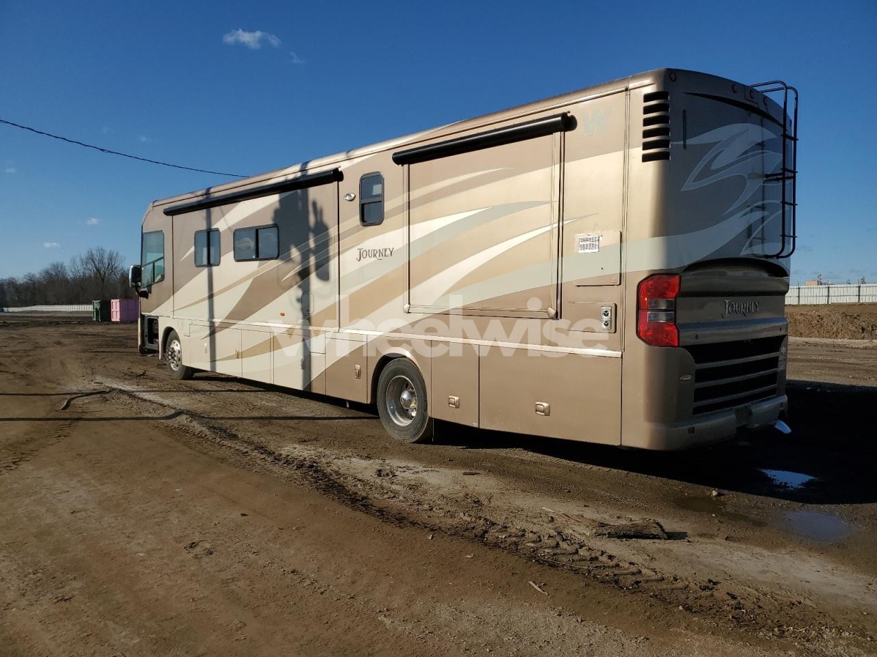 Photo 3 of 2013 WINN CHASSIS (VIN 4UZACUBS6DCFF5180)