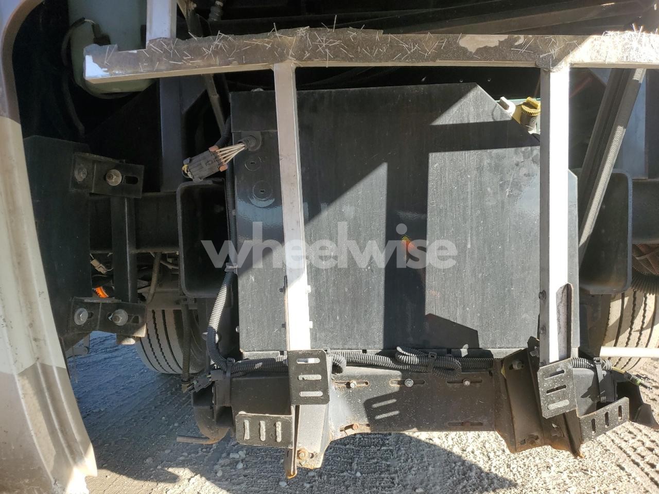 Photo 7 of 2013 WINN CHASSIS (VIN 4UZACUBS6DCFF5180)