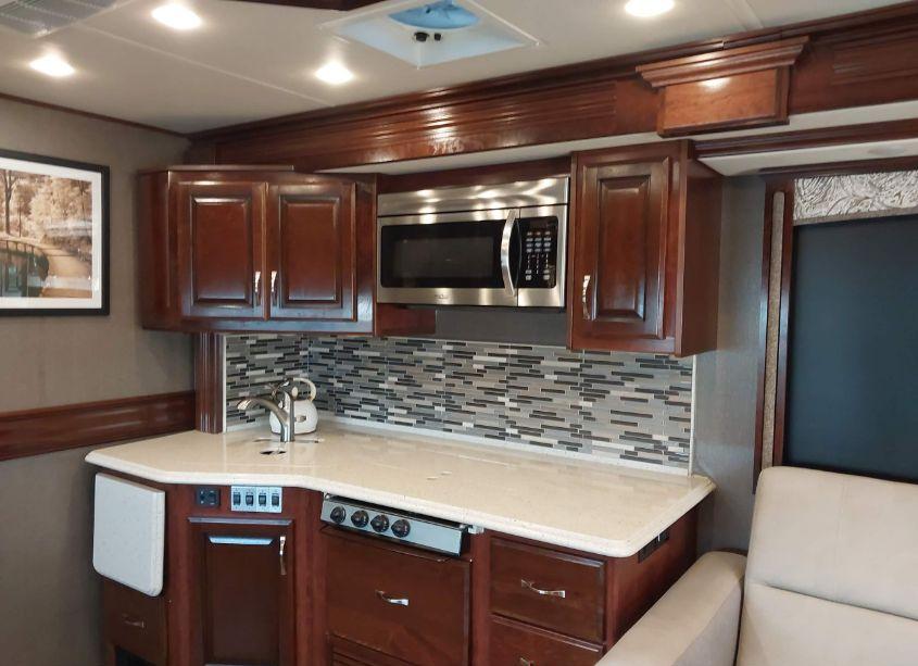 Photo 12 of 2018 Freightliner Motor HOME XC (VIN 4UZACWFC9JCKK1754)