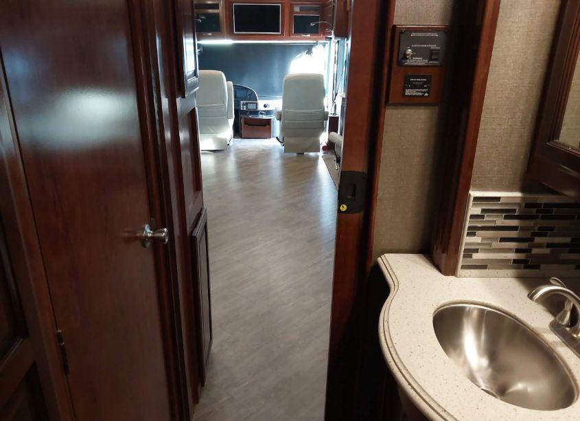 Photo 16 of 2018 Freightliner Motor HOME XC (VIN 4UZACWFC9JCKK1754)