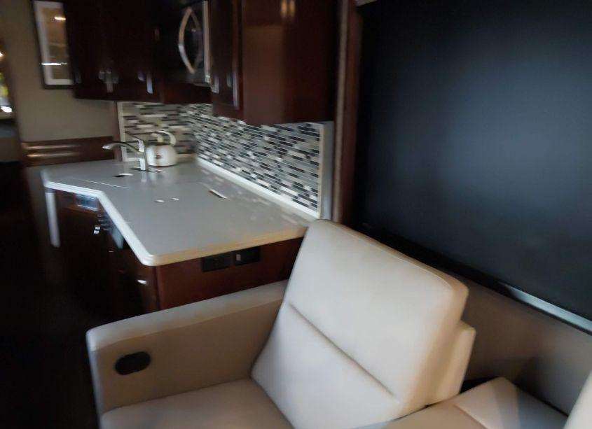 Photo 7 of 2018 Freightliner Motor HOME XC (VIN 4UZACWFC9JCKK1754)