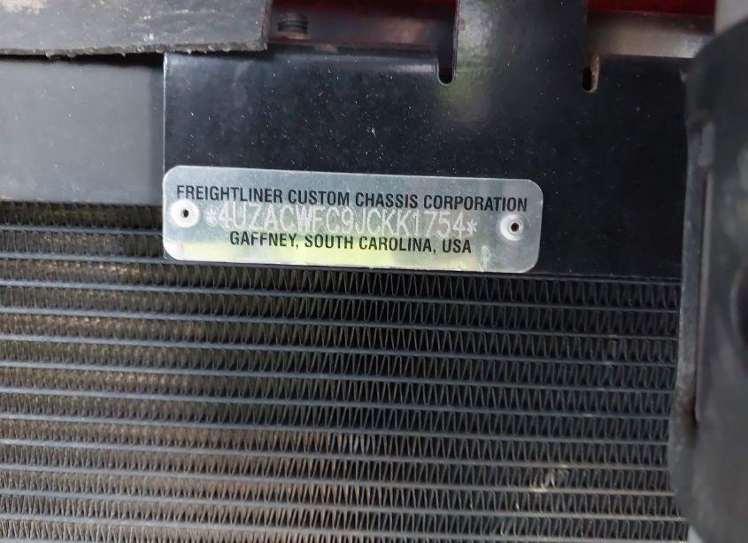 Photo 9 of 2018 Freightliner Motor HOME XC (VIN 4UZACWFC9JCKK1754)