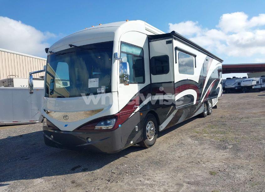 Photo 2 of 2017 Freightliner Chassis XC (VIN 4UZFCGCY1HCJD6151)