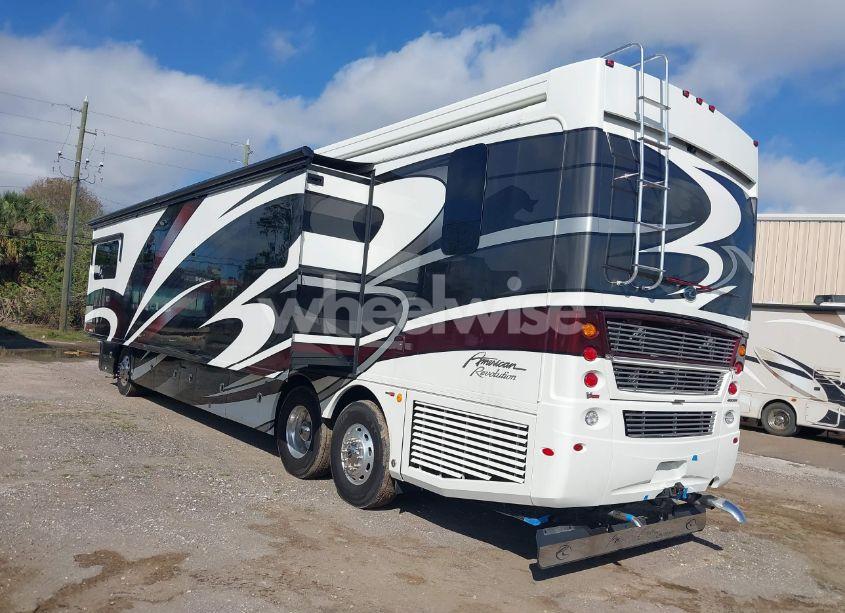 Photo 3 of 2017 Freightliner Chassis XC (VIN 4UZFCGCY1HCJD6151)