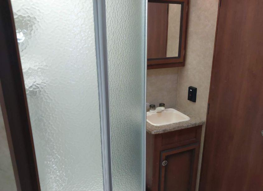 Photo 10 of 2015 Crossroads Longhorn TEXAS EDITION 27RL (VIN 4V0TC2728FJ004216)