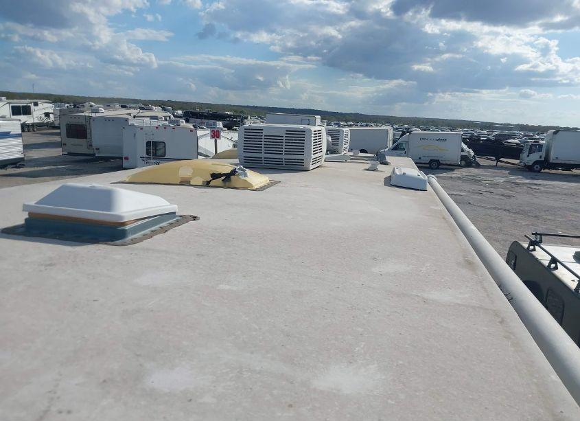 Photo 16 of 2015 Crossroads Longhorn TEXAS EDITION 27RL (VIN 4V0TC2728FJ004216)