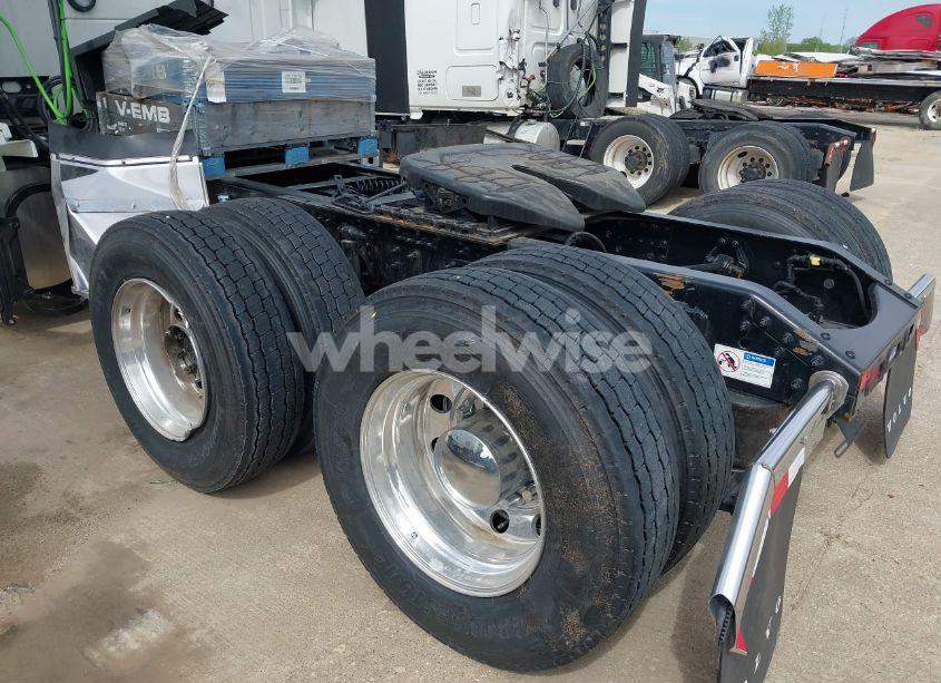 Photo 12 of 2025 Volvo New VNL (VIN 4V4BC9EH3SN694891)