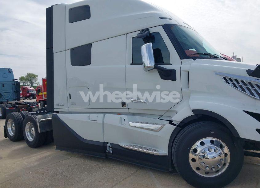 Photo 15 of 2025 Volvo New VNL (VIN 4V4BC9EH3SN694891)