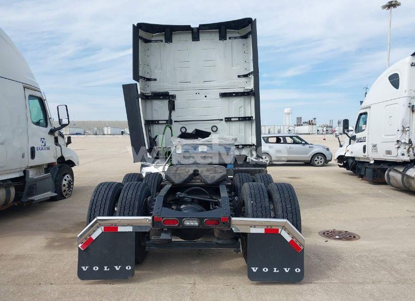 Photo 17 of 2025 Volvo New VNL (VIN 4V4BC9EH3SN694891)