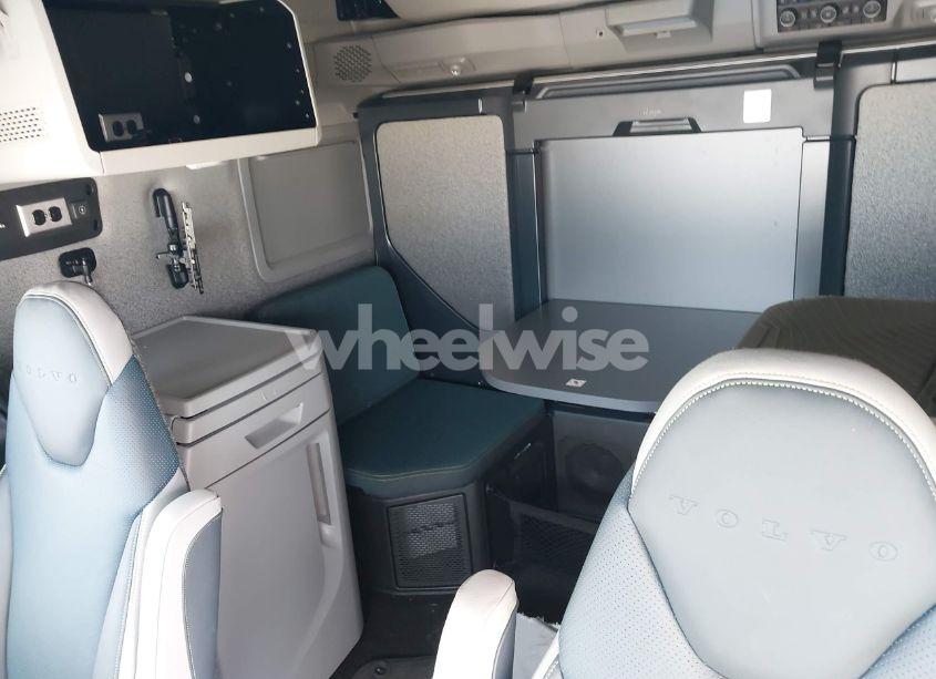 Photo 6 of 2025 Volvo New VNL (VIN 4V4BC9EH3SN694891)