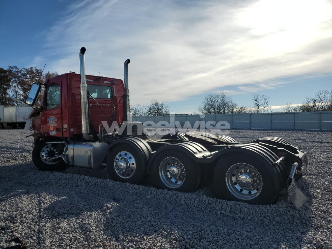 Photo 3 of 2024 VOLVO VHD SEMI TRUCK (VIN 4V4KG9EH5RN641978)