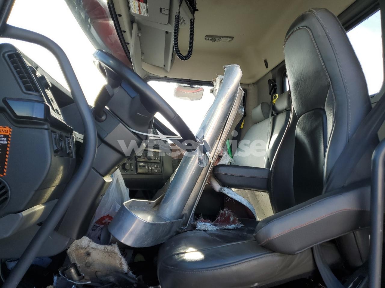 Photo 5 of 2024 VOLVO VHD SEMI TRUCK (VIN 4V4KG9EH5RN641978)