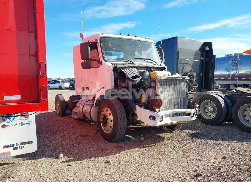 2004 Volvo Vn VNM (VIN 4V4M19GF64N355815) main photo