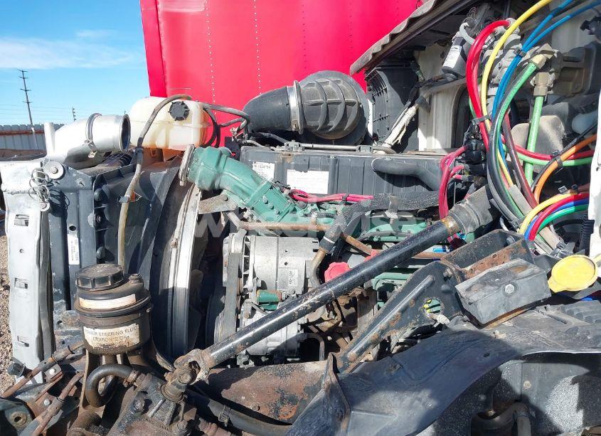 Photo 9 of 2004 Volvo Vn VNM (VIN 4V4M19GF64N355815)