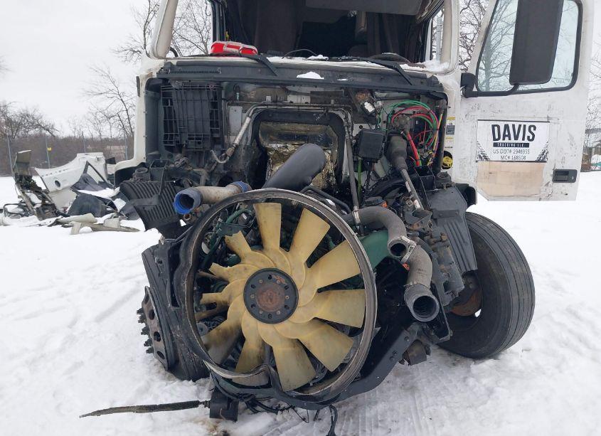 Photo 11 of 2015 Volvo Vn VNM (VIN 4V4M99DGXFN927607)