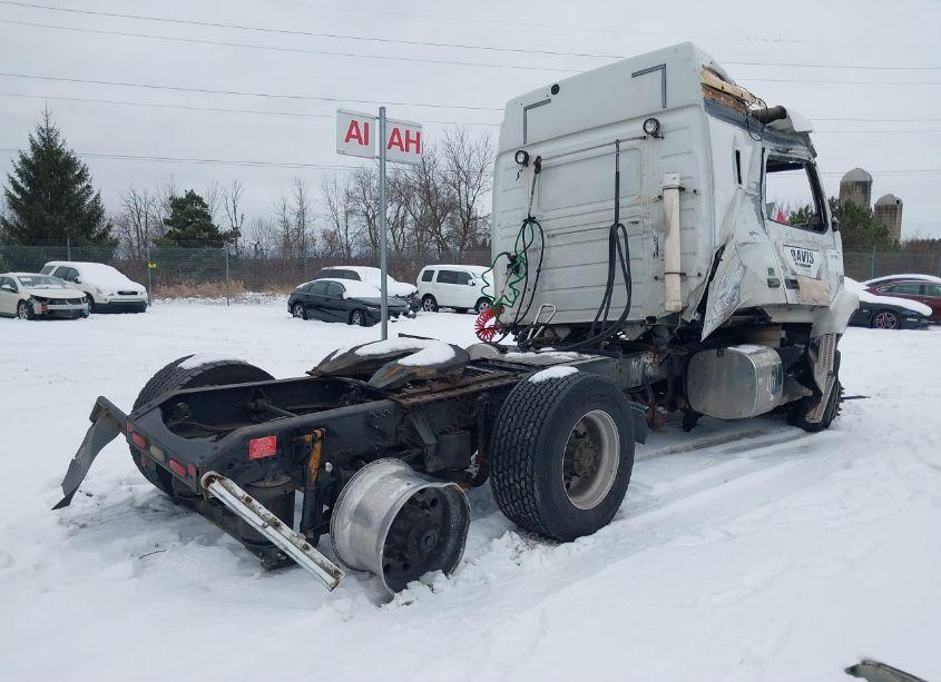 Photo 4 of 2015 Volvo Vn VNM (VIN 4V4M99DGXFN927607)