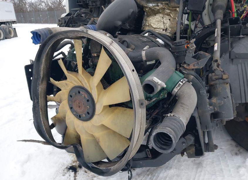 Photo 9 of 2015 Volvo Vn VNM (VIN 4V4M99DGXFN927607)