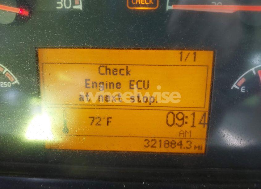 Photo 5 of 2004 Volvo Vn VNM (VIN 4V4MC9GH34N372342)