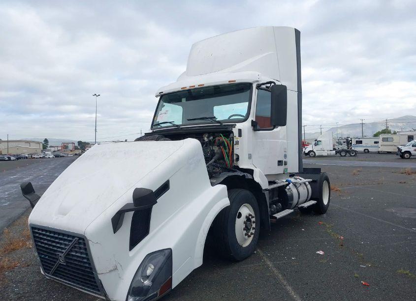 Photo 2 of 2012 Volvo Vn VNL (VIN 4V4N19EG0CN561131)