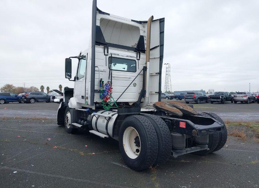 Photo 3 of 2012 Volvo Vn VNL (VIN 4V4N19EG0CN561131)